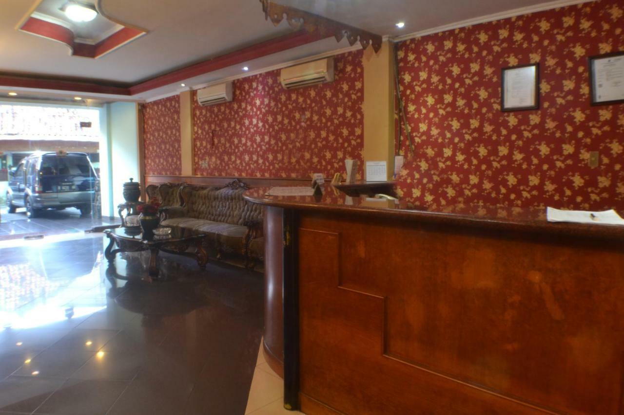 Hotel Istana Bungur Джакарта Экстерьер фото